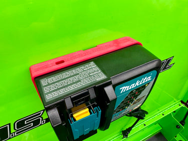 Makita DC18RC Charger Magnetic Mount