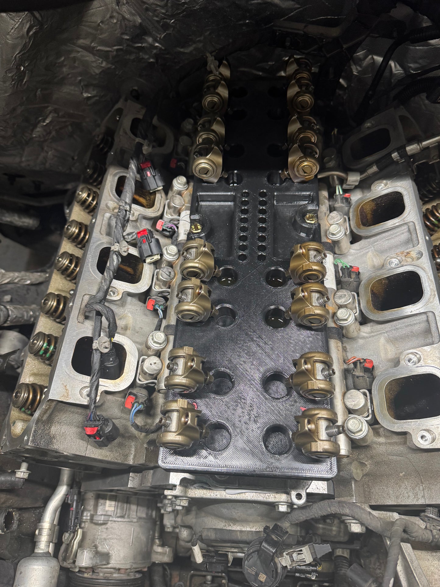 LT Valley Valvetrain Tray