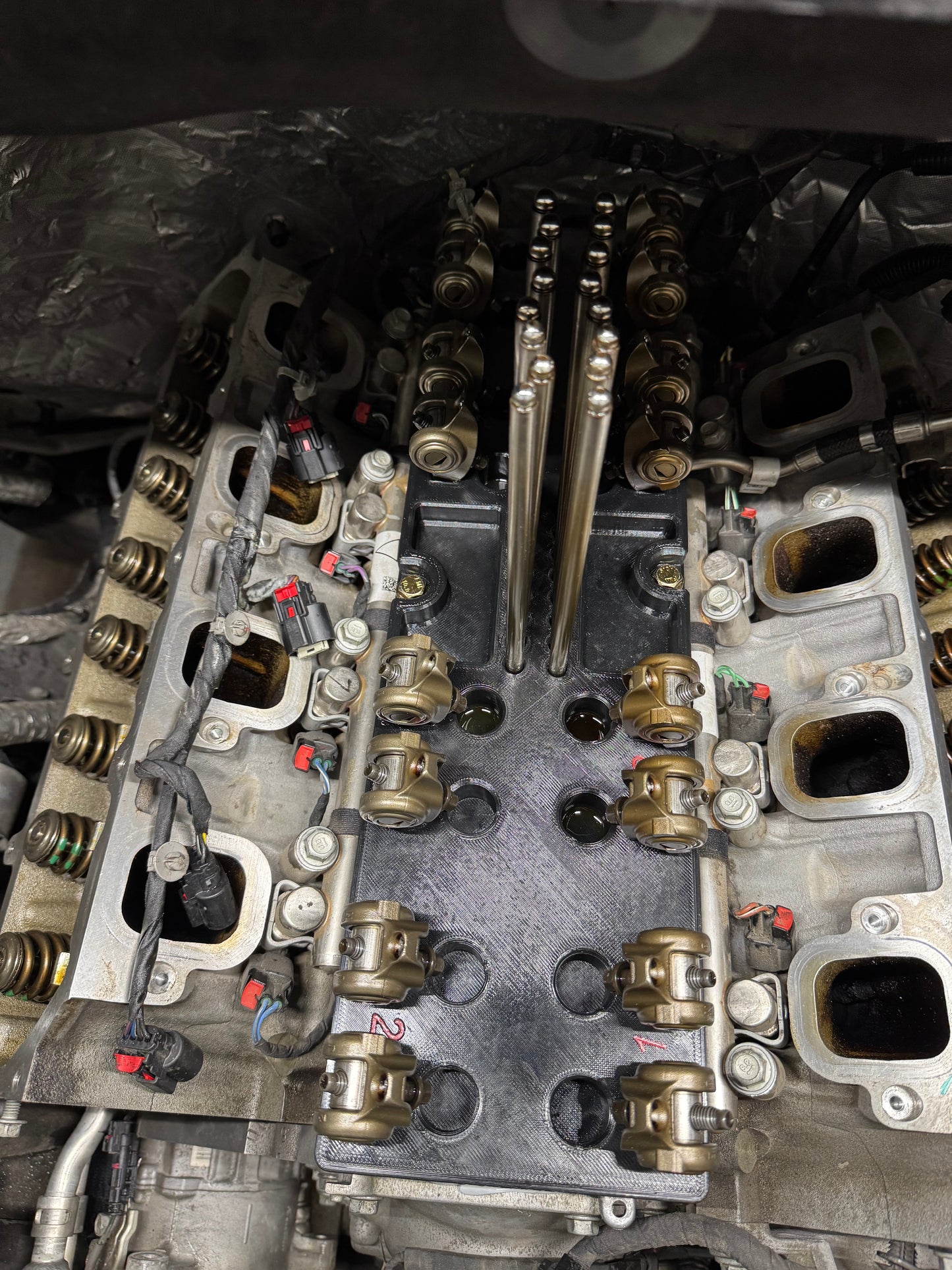 LT Valley Valvetrain Tray