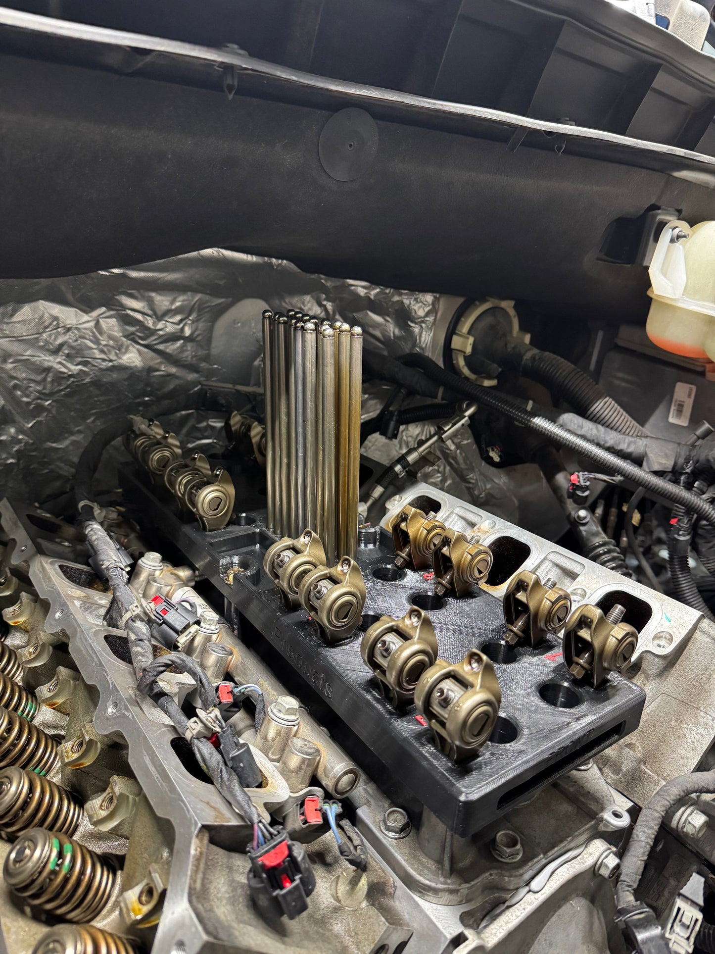 LT Valley Valvetrain Tray