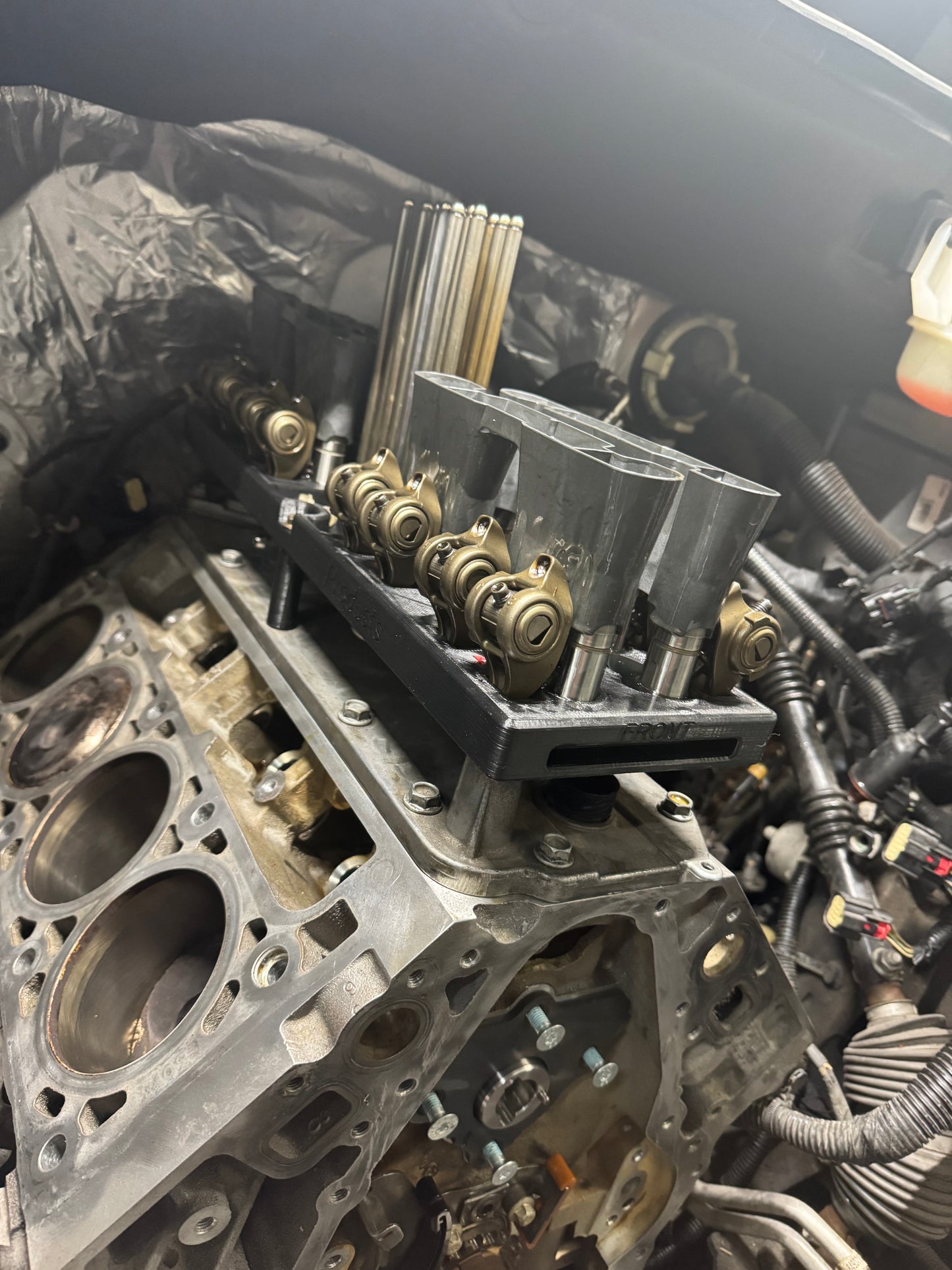 LT Valley Valvetrain Tray