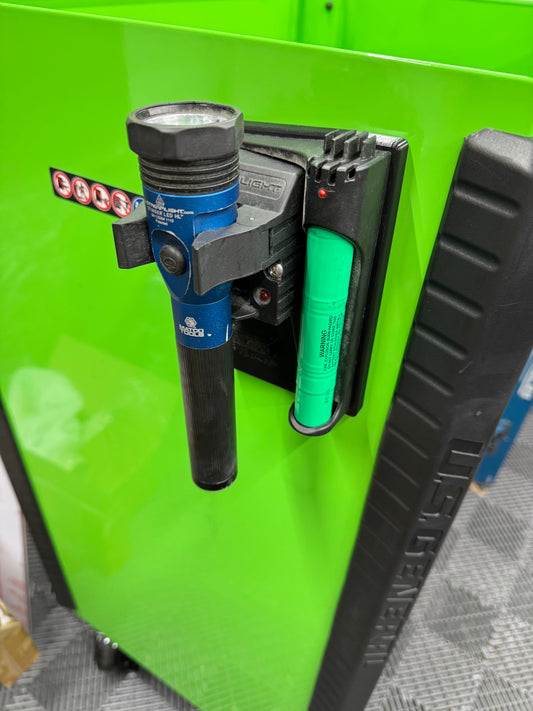 Magnetic Streamlight Stinger Charger Mount