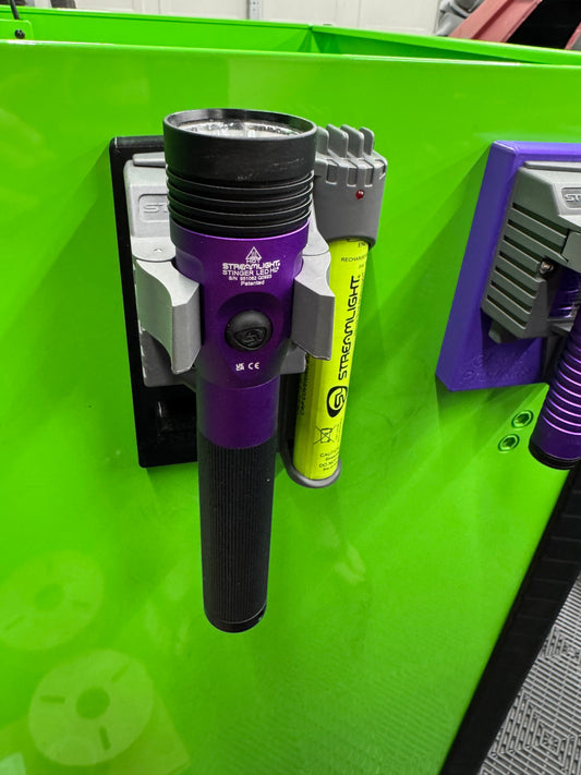 Magnetic Streamlight Stinger Charger Mount