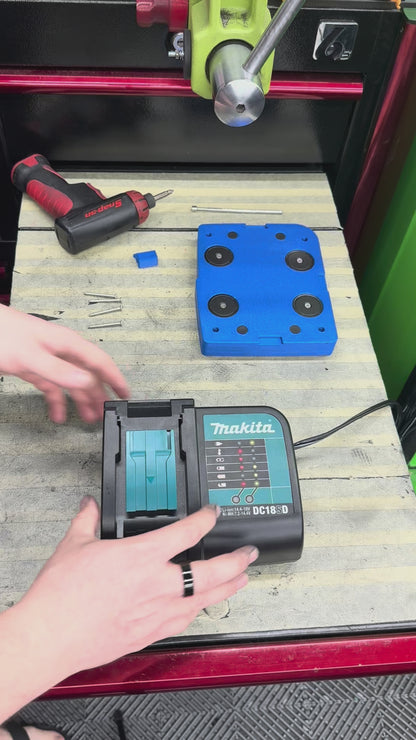 Makita DC18SD Magnetic Charger Mount
